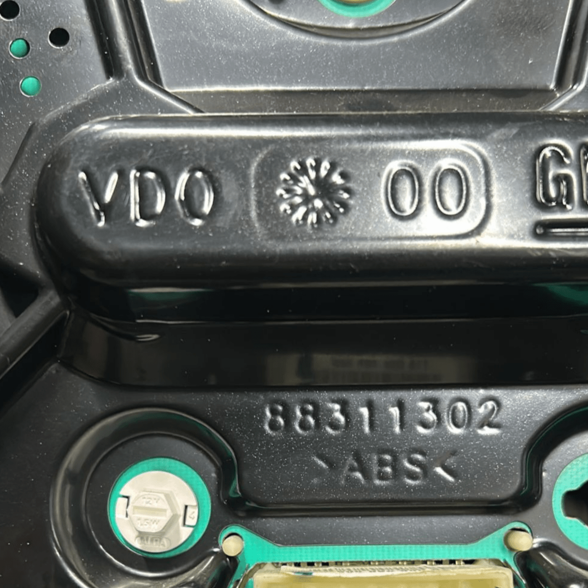 Tachimetro / contachilometri opel corsa c 1.0 benzina cod:88311302 (2000 > 2006) - F&P CRASH SRL - Ricambi Usati