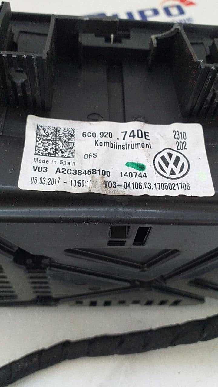 Volkswagen Polo 6r 1.0 tsi speedometer odometer code 6c0920740e - F&P CRASH SRLS - Used Parts