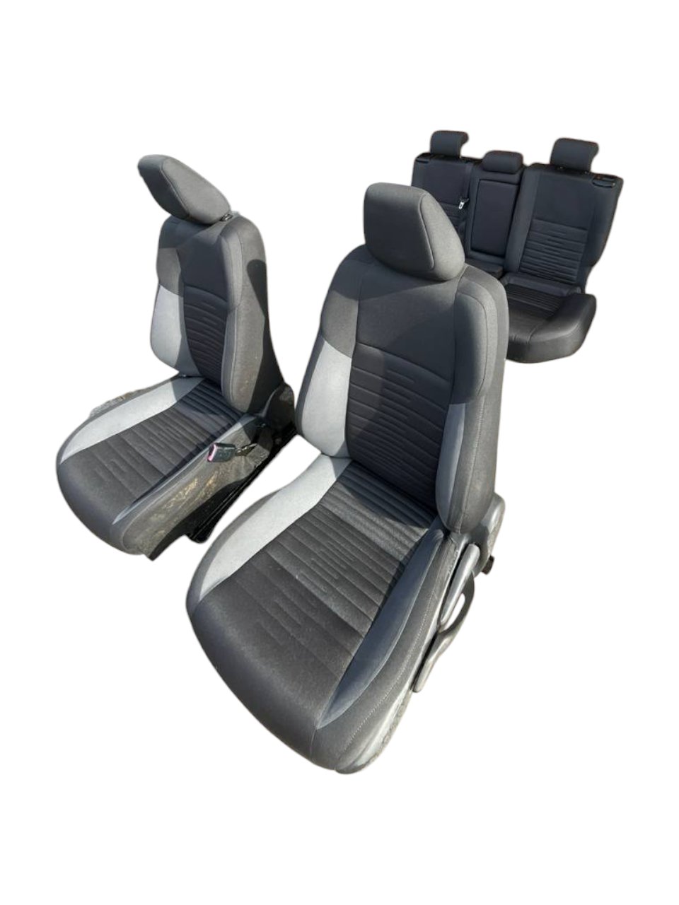 Tappezzeria / Sedili Completa Nera e Grigia in stoffa Toyota Auris (2012 - 2018) - F&P CRASH SRLS - Ricambi Usati