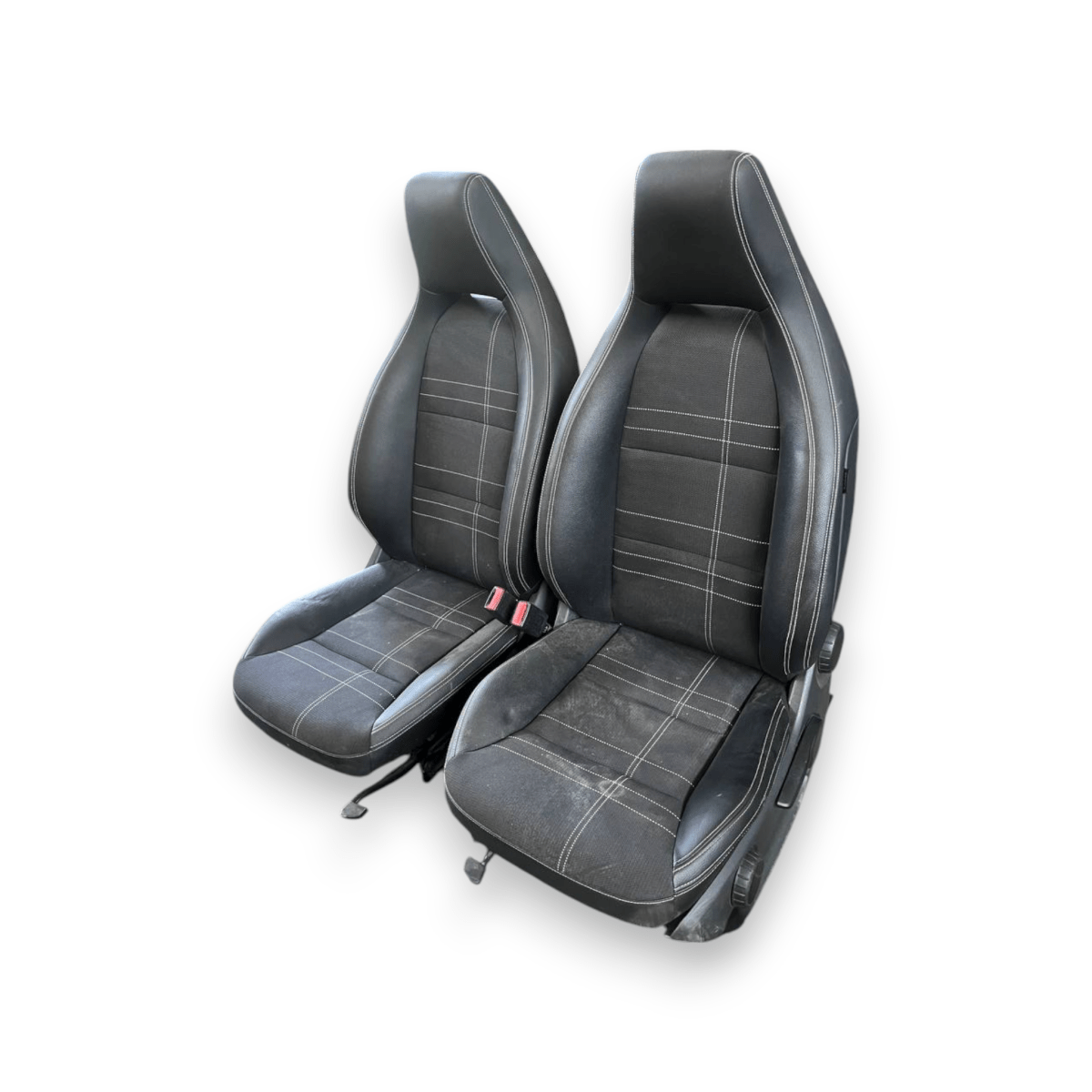 Tappezzeria / Sedili in Pelle e Stoffa Mercedes - Benz Classe A W176 (2012 al 2018) - F&P CRASH SRLS - Ricambi Usati