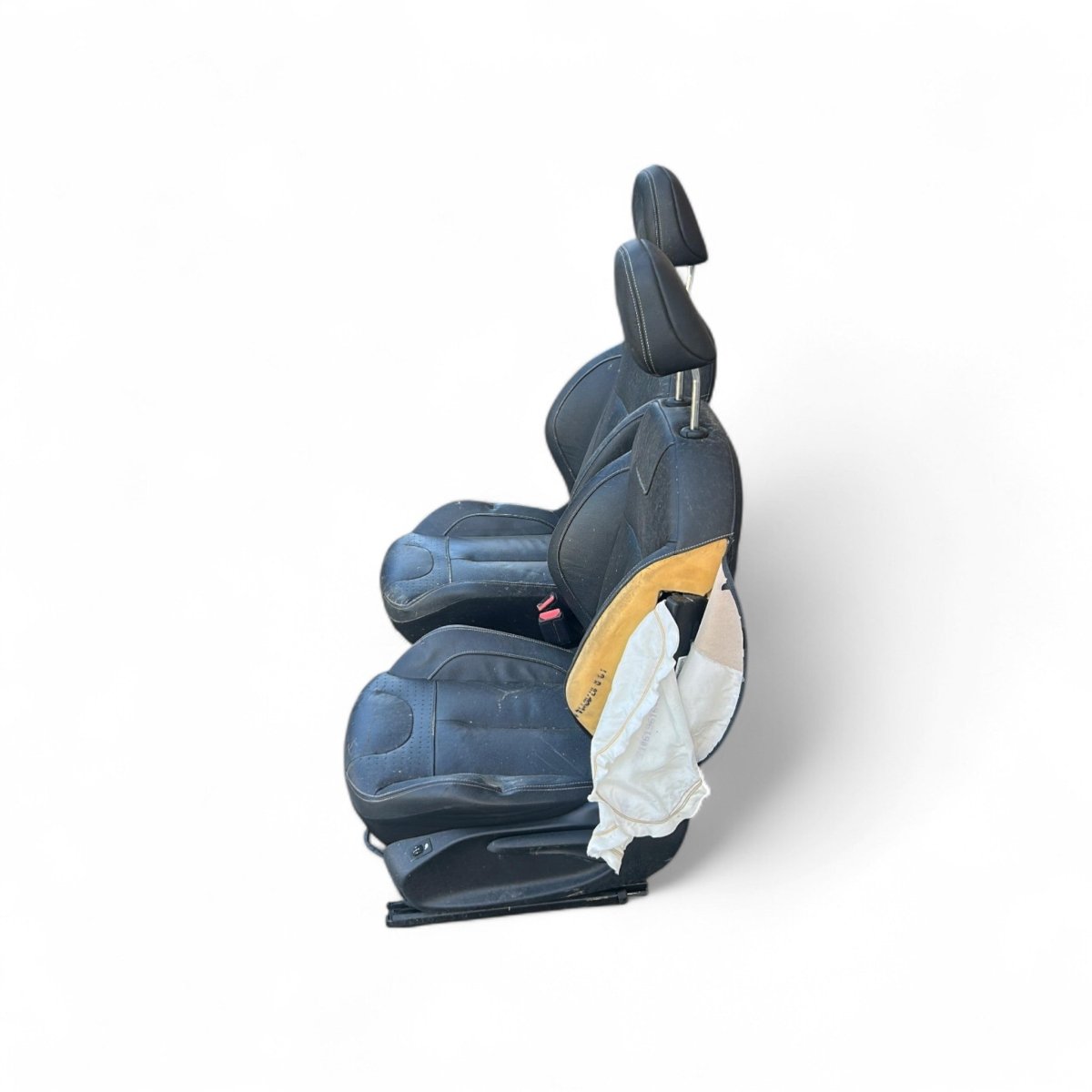 Tappezzeria / sedili in pelle neri Peugeot 2008 I (2013 > 2019) - F&P CRASH SRLS - Ricambi Usati