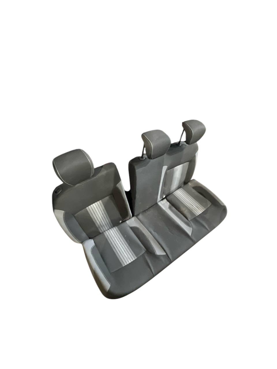 Tappezzeria / Sedili in stoffa Nera Dacia Sandero Stepway (2012 - 2020) - F&P CRASH SRLS - Ricambi Usati