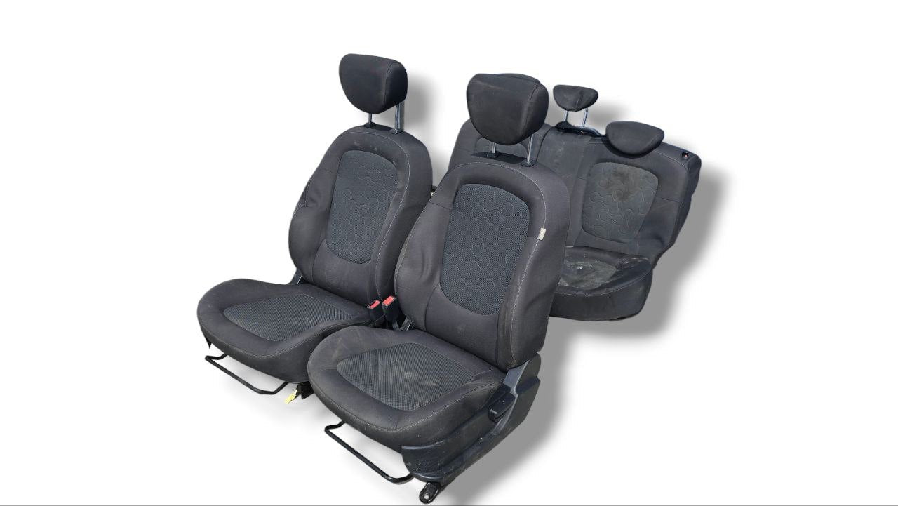 Tappezzeria / Sedili Interni Completi Stoffa Neri Hyundai i20 ( 2008 - 2014 ) - F&P CRASH SRLS - Ricambi Usati