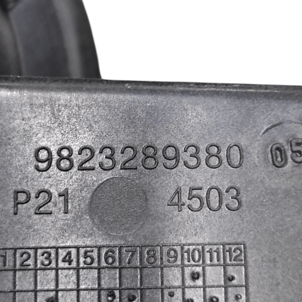 Fuel cap / fuel door peugeot 208 code: 9823289380 (2019 - ) - F&P CRASH SRLS - Used Parts