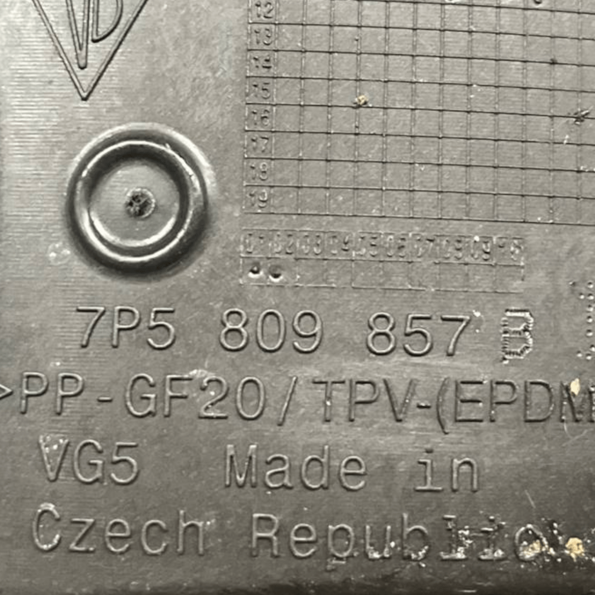 Cap / Fuel Door Porsche Cayenne II 92A (2010 to 2017) code: 7P5809857B - F&P CRASH SRLS - Used Parts