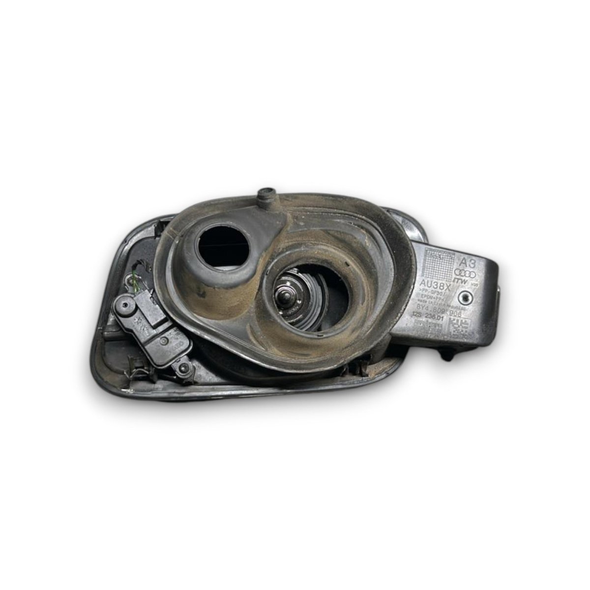 Tappo / sportello serbatoio Audi A3 (8Y) cod.8y4809906 (2020 > ) - F&P CRASH SRLS - Ricambi Usati