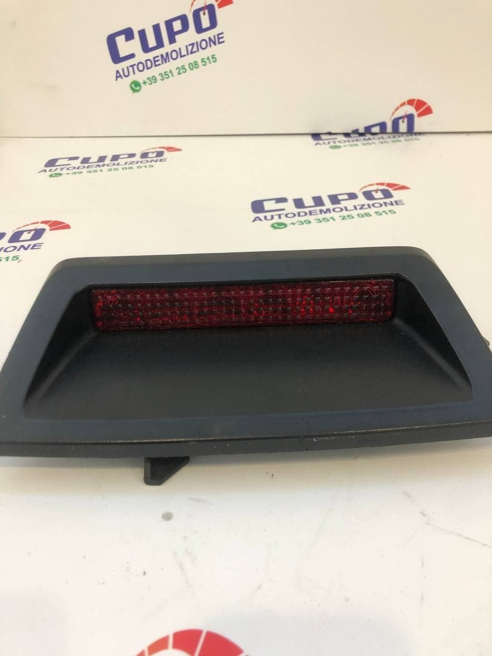 Terzo stop centrale Chrysler 300C 04805845A - F&P CRASH SRLS - Ricambi Usati