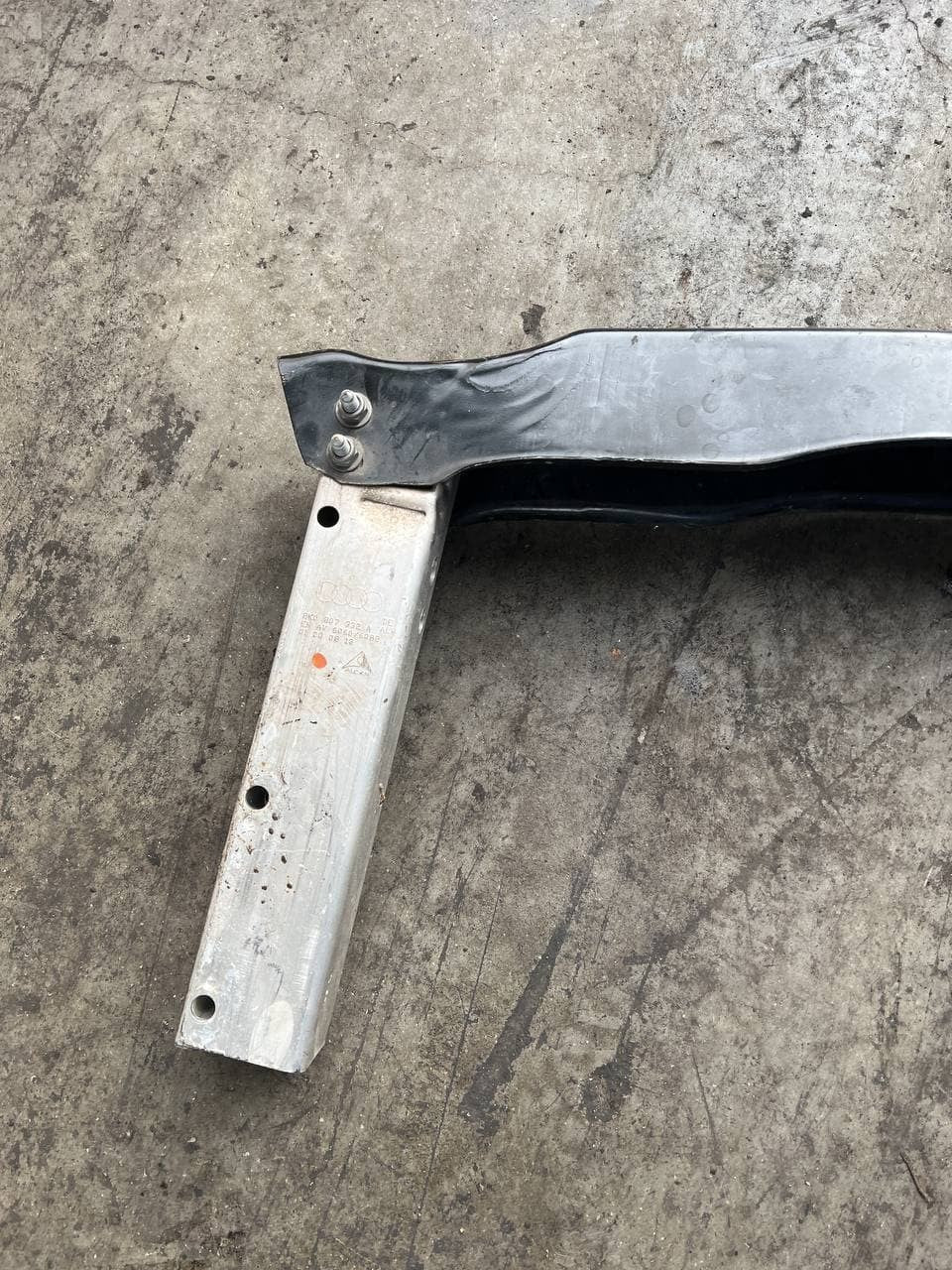 Traversa paraurti posteriore Audi A4 b8 cod 8k0807332a - F&P CRASH SRLS - Ricambi Usati