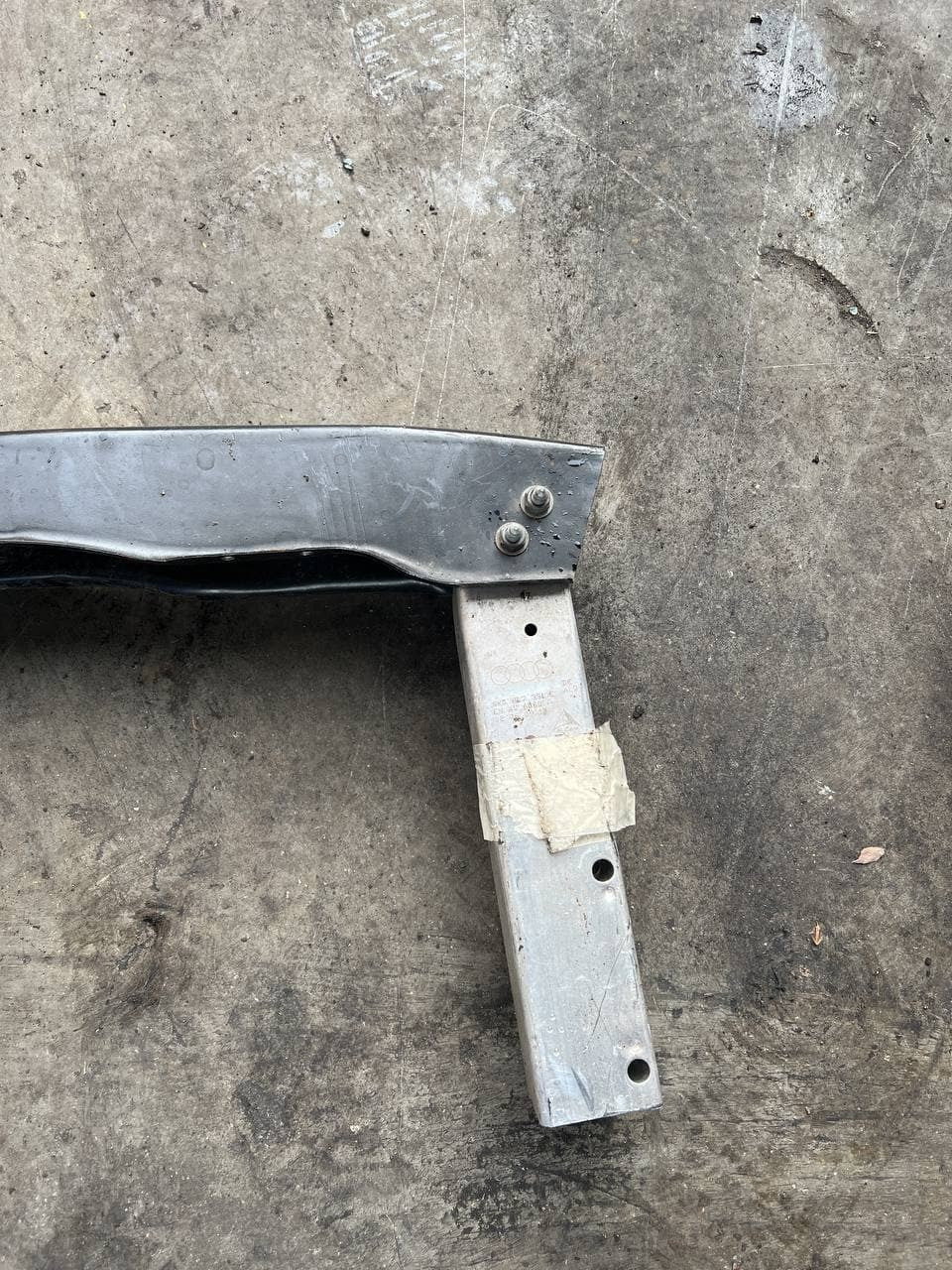 Traversa paraurti posteriore Audi A4 b8 cod 8k0807332a - F&P CRASH SRLS - Ricambi Usati