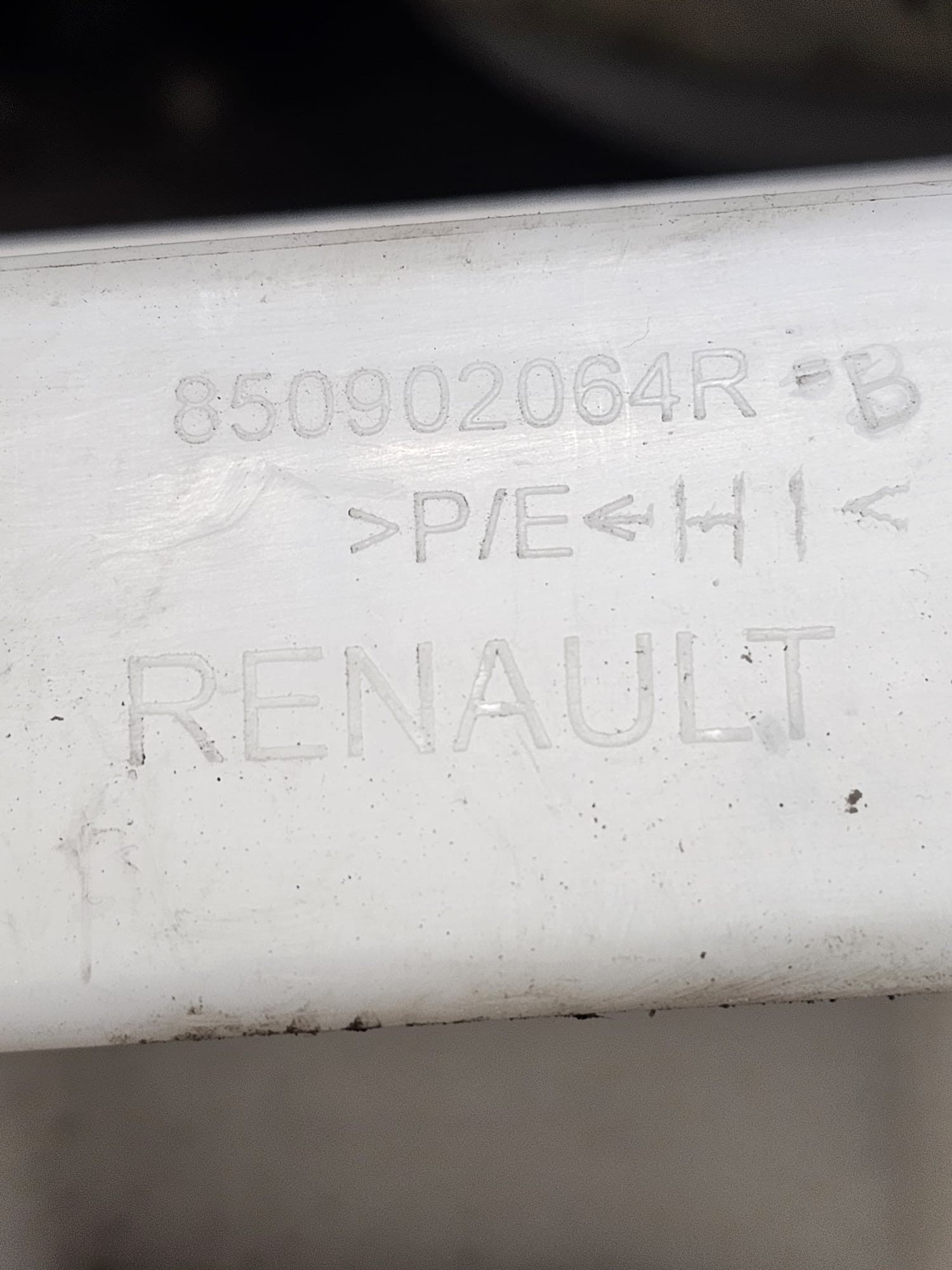 Traversa Paraurti Posteriore Renault Clio V Cod:850902064R (2019 - >) - F&P CRASH SRLS - Ricambi Usati