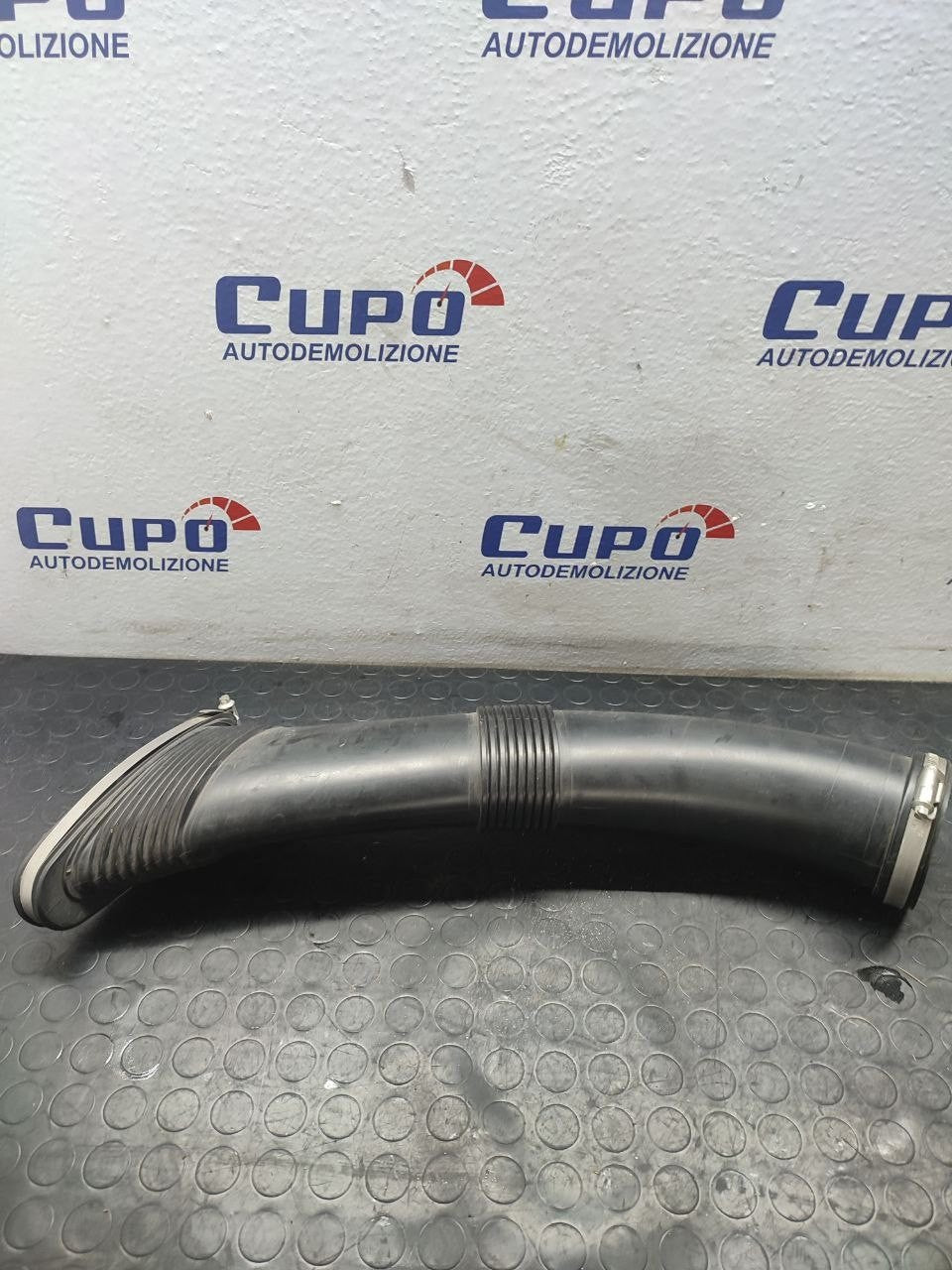 Air Intake Tube PORSCHE PANAMERA 970 Code:970.110.114.30 - F&amp;P CRASH SRLS - Used Parts