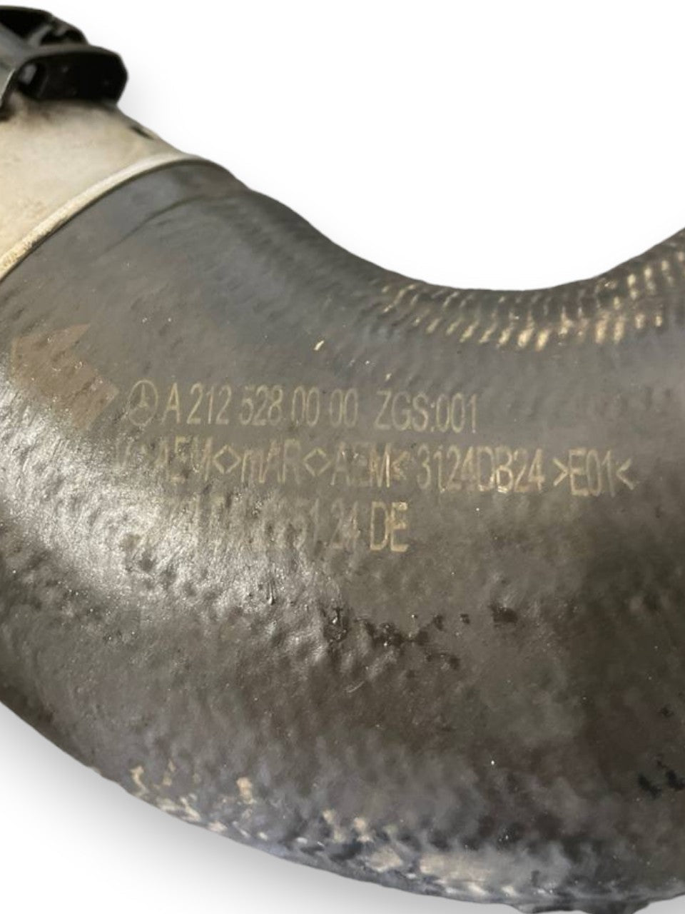 Pipe / Intercooler Hose Mercedes - Benz E-Class W212 / Mercedes - Benz C-Class W204 / Mercedes - Benz E-Class W207 2.2 Diesel (2009 to 2016) code: A2125280000 - F&P CRASH SRLS - Used Parts