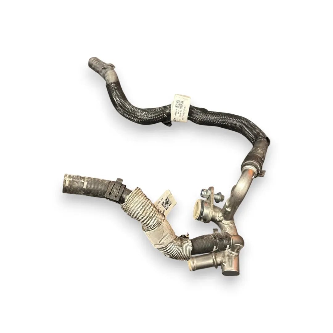 Dettaglio Tubo rigido superiore radiatore Land Rover Defender dal 2019 cod. K6D3-310100-BA - foto 2