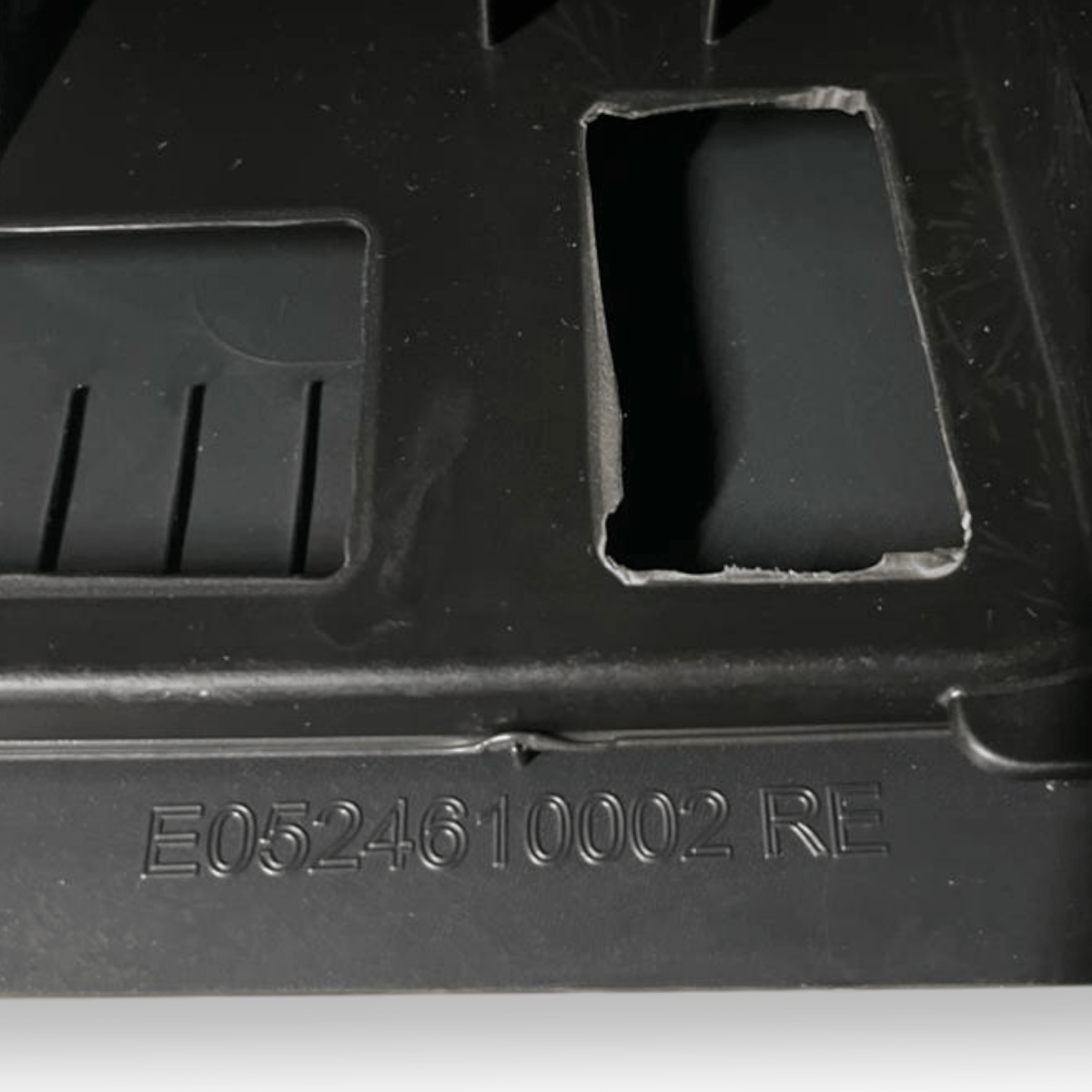 Tunnel + Bracciolo Centrale Mercedes - Benz Classe B W246 (2011 al 2018) cod: E0524610002 - F&P CRASH SRLS - Ricambi Usati