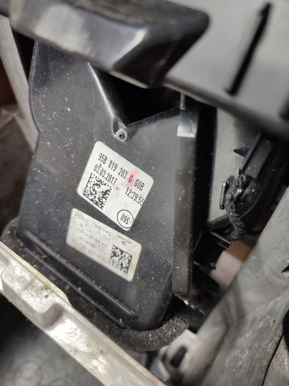 Tunnel centrale + bracciolo Porsche Macan ( 95b ) - F&P CRASH SRLS - Ricambi Usati