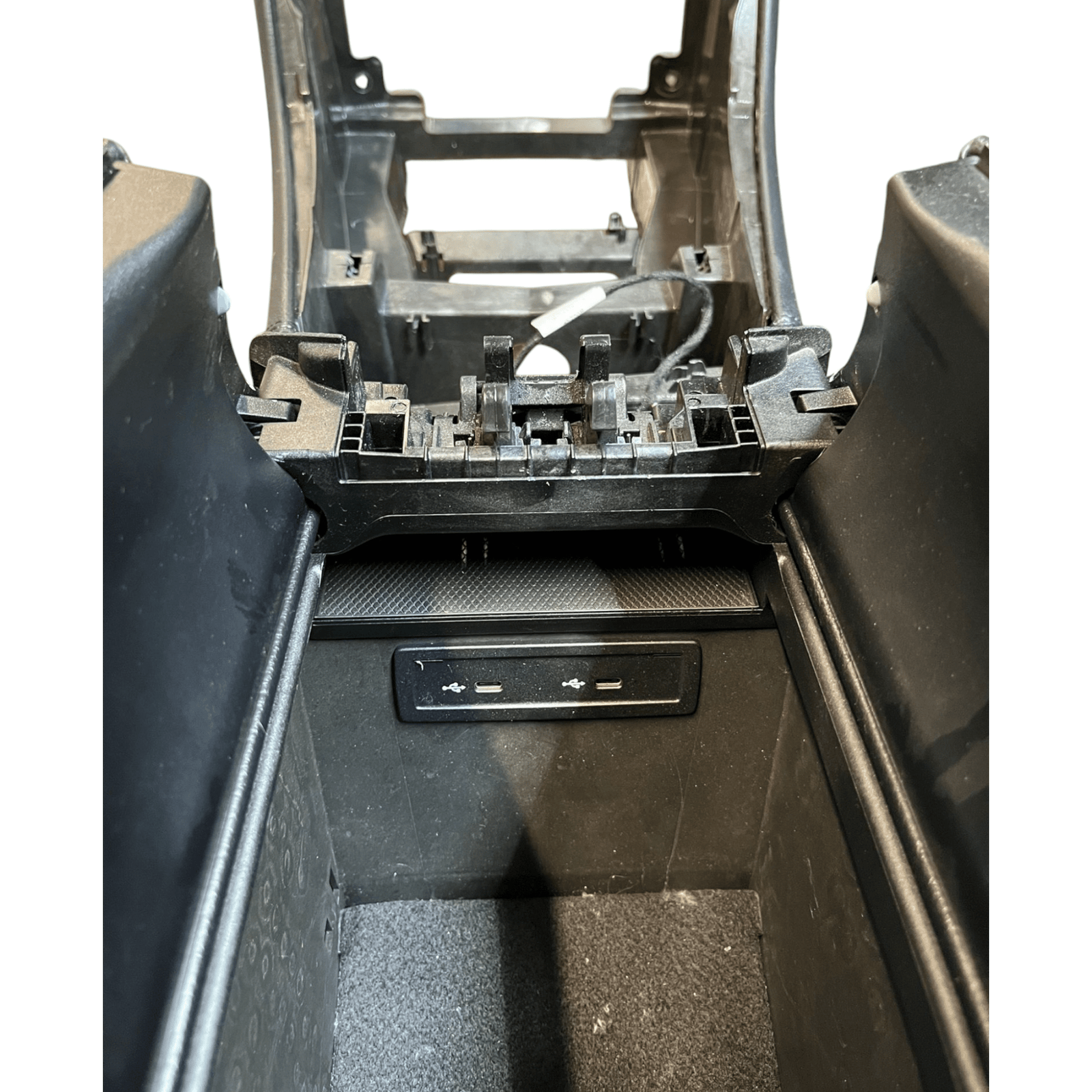 Tunnel Centrale con bracciolo Mercedes - EQC 400 AMG (2019 - >) - F&P CRASH SRLS - Ricambi Usati