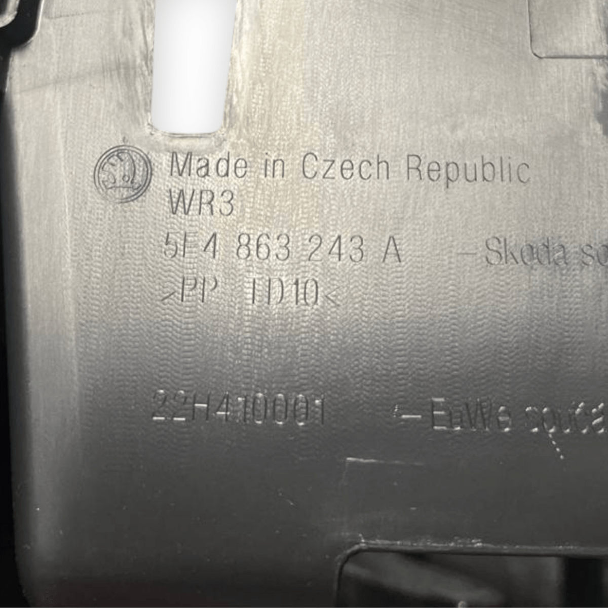 Tunnel Centrale Skoda Octavia IV (2019 al 2023) cod: 5E4863243A - F&P CRASH SRLS - Ricambi Usati