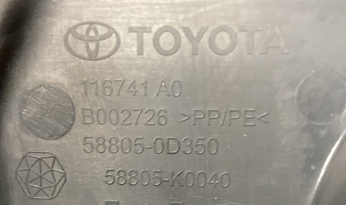 Tunnel toyota yaris cross cod . 58805 - 0d350 (2020 >) + pulsanti - F&P CRASH SRL - Ricambi Usati