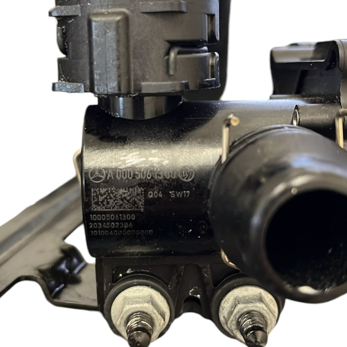 Water Regulation Valve Mercedes Benz Class C (W205) code:A0005061300 2.0 Diesel (2014 > 2021) - F&P CRASH SRLS - Used Parts