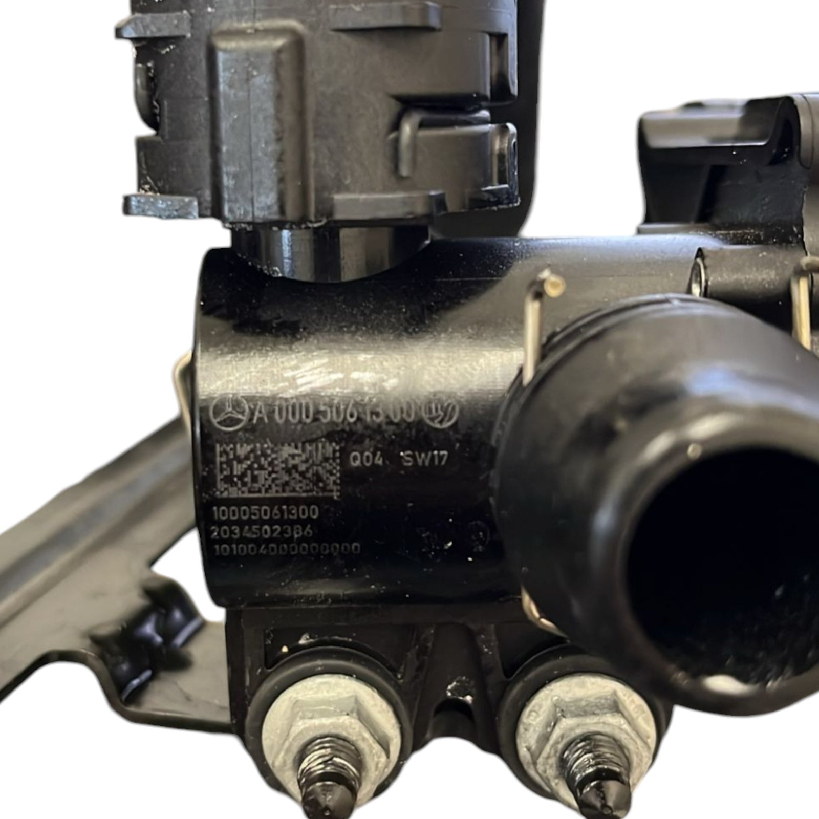 Water Regulation Valve Mercedes Benz Class C (W205) code:A0005061300 2.0 Diesel (2014 > 2021) - F&P CRASH SRLS - Used Parts