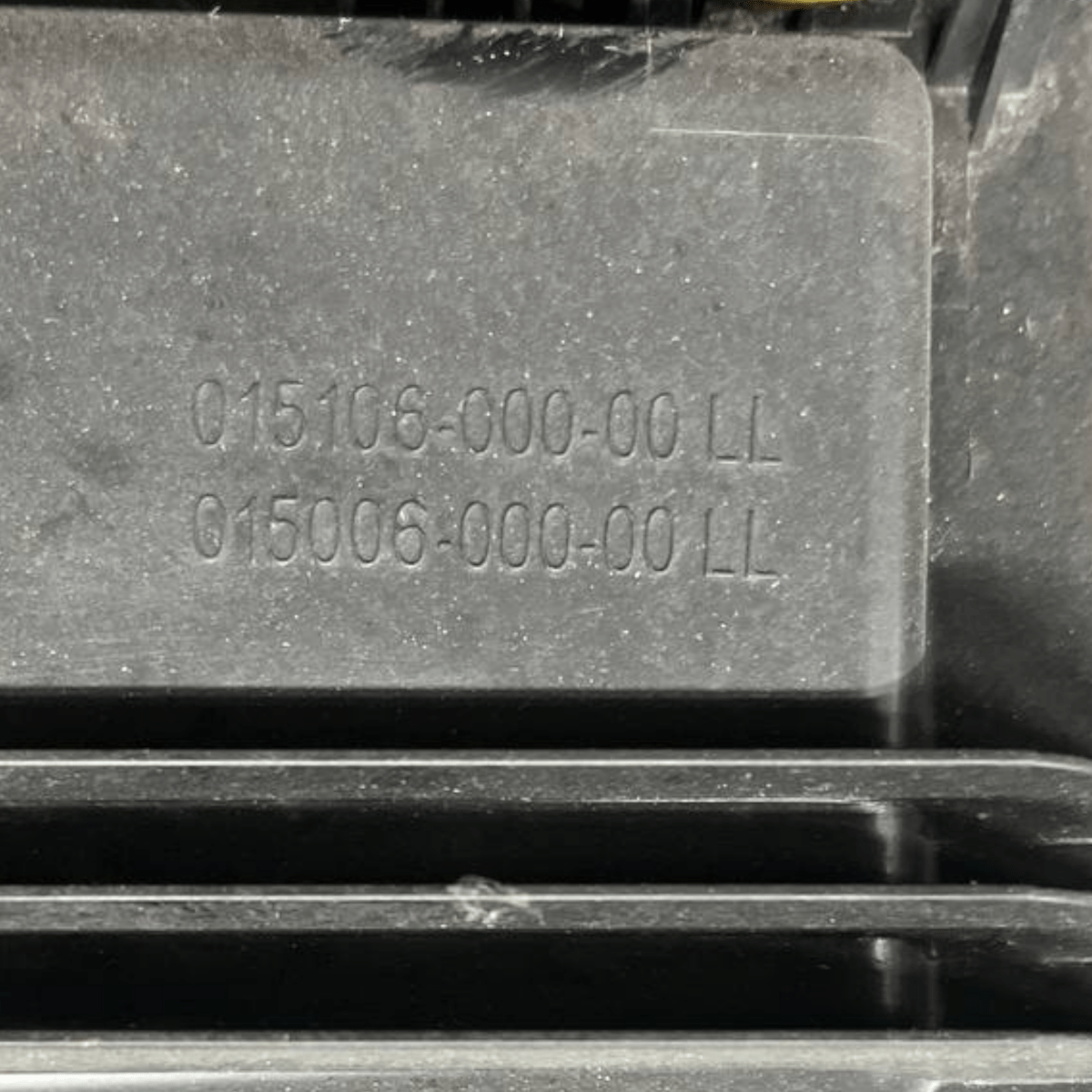 Vano / Cassetto Portaoggetti Audi A1 8X (2010 al 2018) cod: 015106 - 000 - 00 - F&P CRASH SRLS - Ricambi Usati