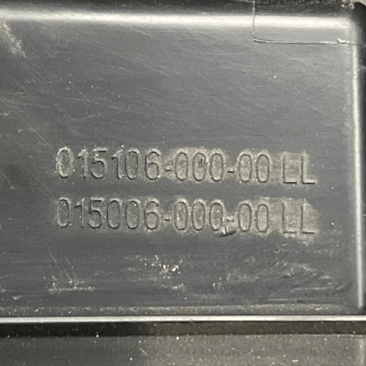 Vano / Cassetto Portaoggetti Audi A1 8X (2010 al 2018) cod: 015106 - 000 - F&P CRASH SRLS - Ricambi Usati