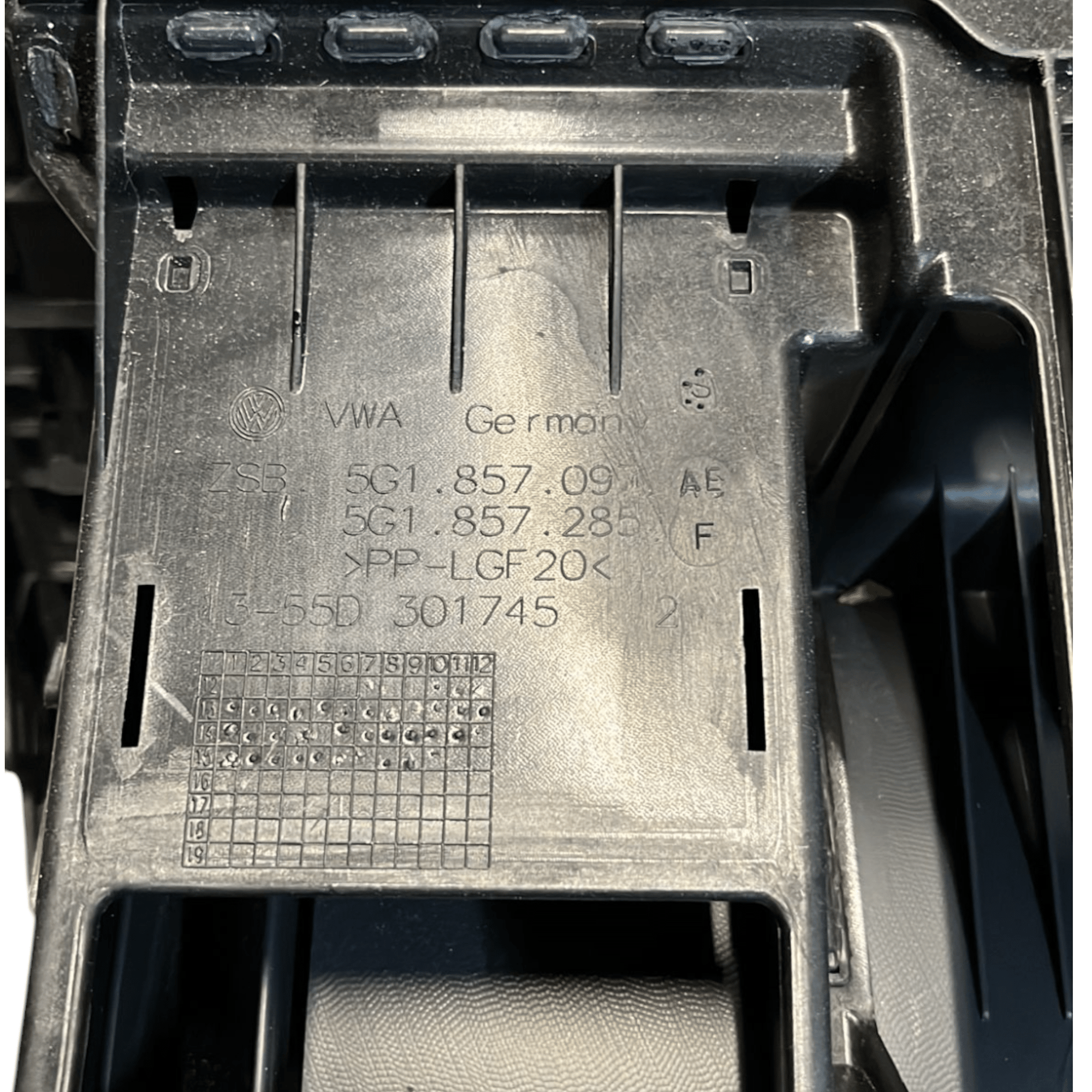 Vano / cassetto portaoggetti Volkswagen Golf VII (2012 - 2019) cod.5G1857097 - F&P CRASH SRLS - Ricambi Usati
