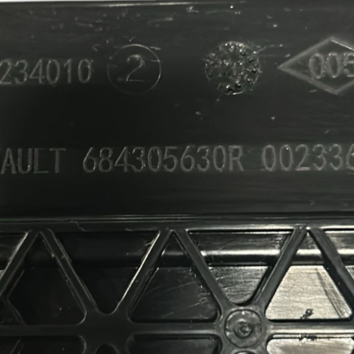 Vano Porta Bevande Renault Master III Restyling cod.684305630R (2019 > 2024) - F&P CRASH SRLS - Ricambi Usati