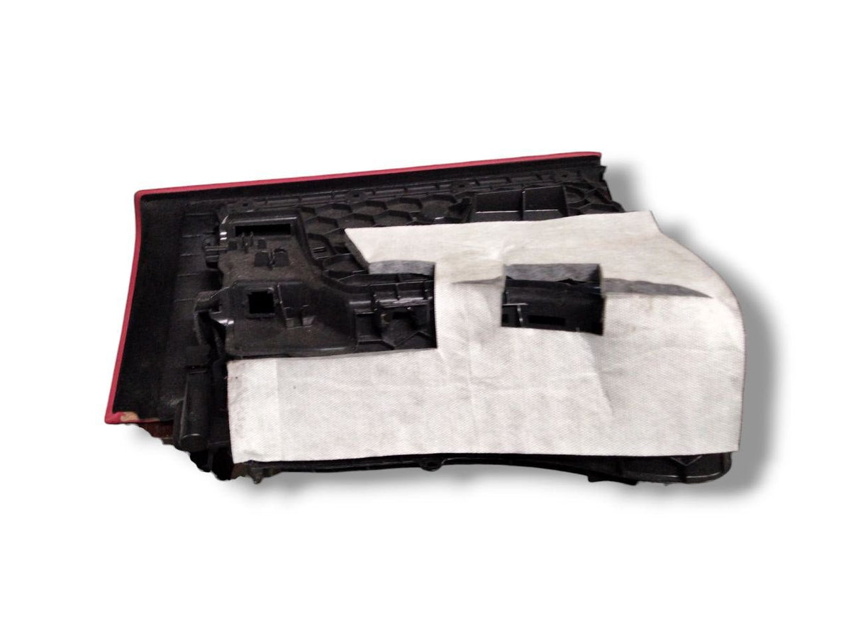 BMW Series 3 F30/ F31 / F34 / F35 (2012 - 2019) storage compartment code 9228283 - F&P CRASH SRLS - Used Parts