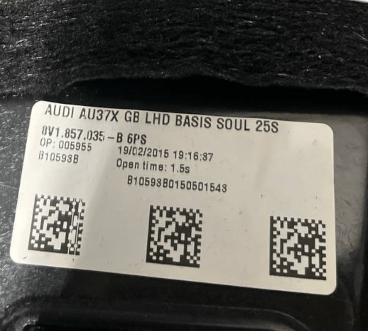 Storage Compartment / Drawer Audi A3 8V / S3 (2013 to 2020) code: 8V1857035 - F&P CRASH SRLS - Used Spare Parts