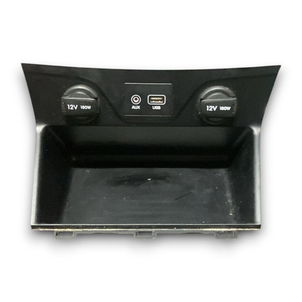 Vano portaoggetti console centrale hyundai tucson cod . 84631 - d7000 (2015 > 2020) + presa aux + usb - F&P CRASH SRL - Ricambi Usati