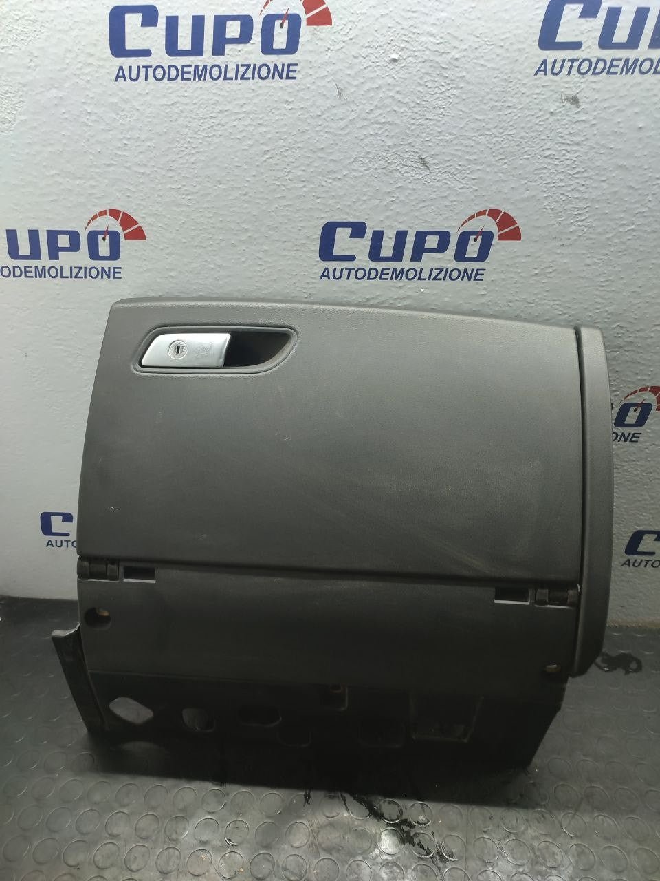 Vano Portaoggetti Cruscotto Lato Destro Completo Sistema Audio CD Changer AUDI A6 / A7 / 4g (2012) Cod:Z02450 - 002 / 4H0035108E - F&P CRASH SRLS - Ricambi Usati