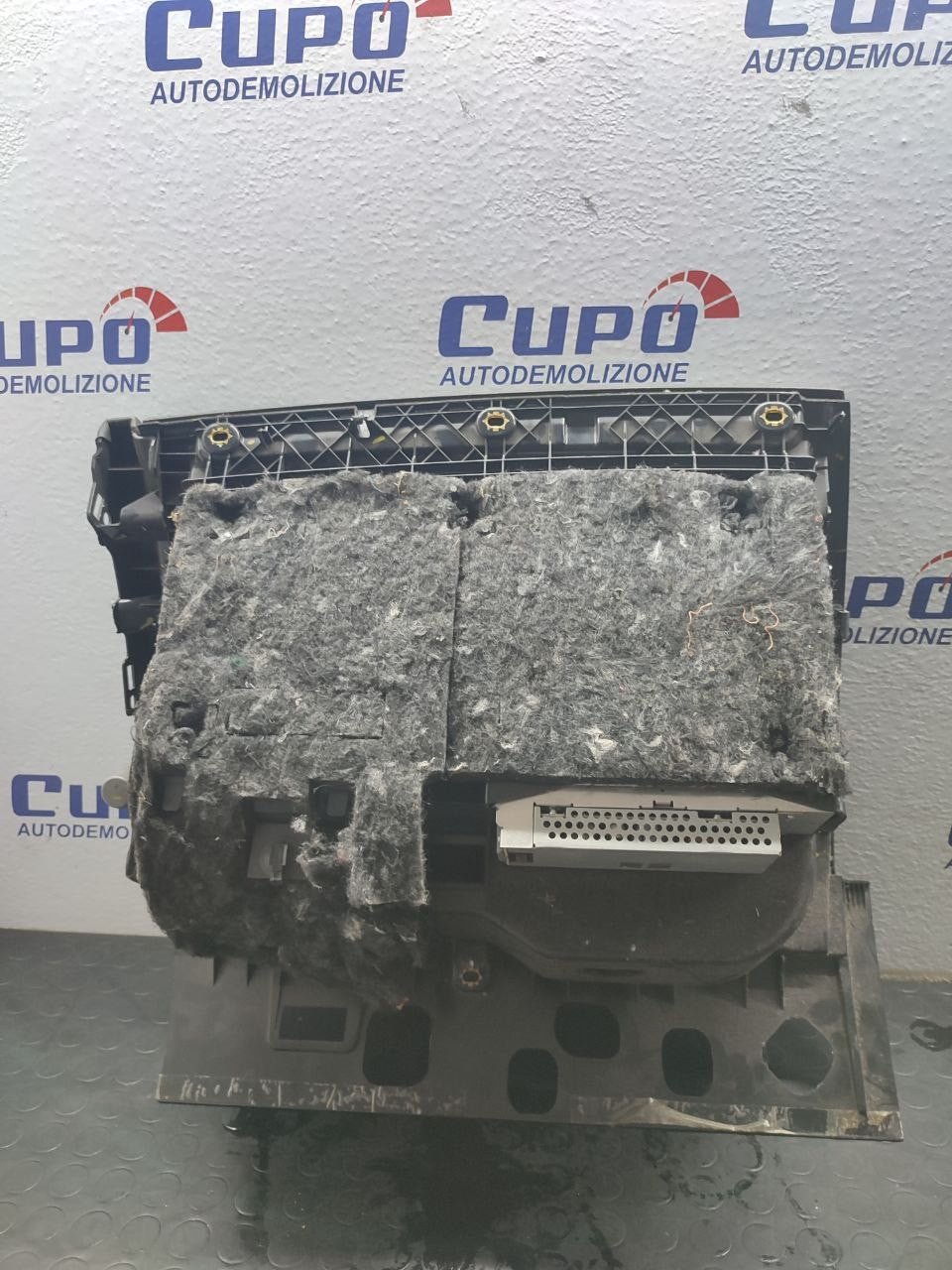 Vano Portaoggetti Cruscotto Lato Destro Completo Sistema Audio CD Changer AUDI A6 / A7 / 4g (2012) Cod:Z02450 - 002 / 4H0035108E - F&P CRASH SRLS - Ricambi Usati