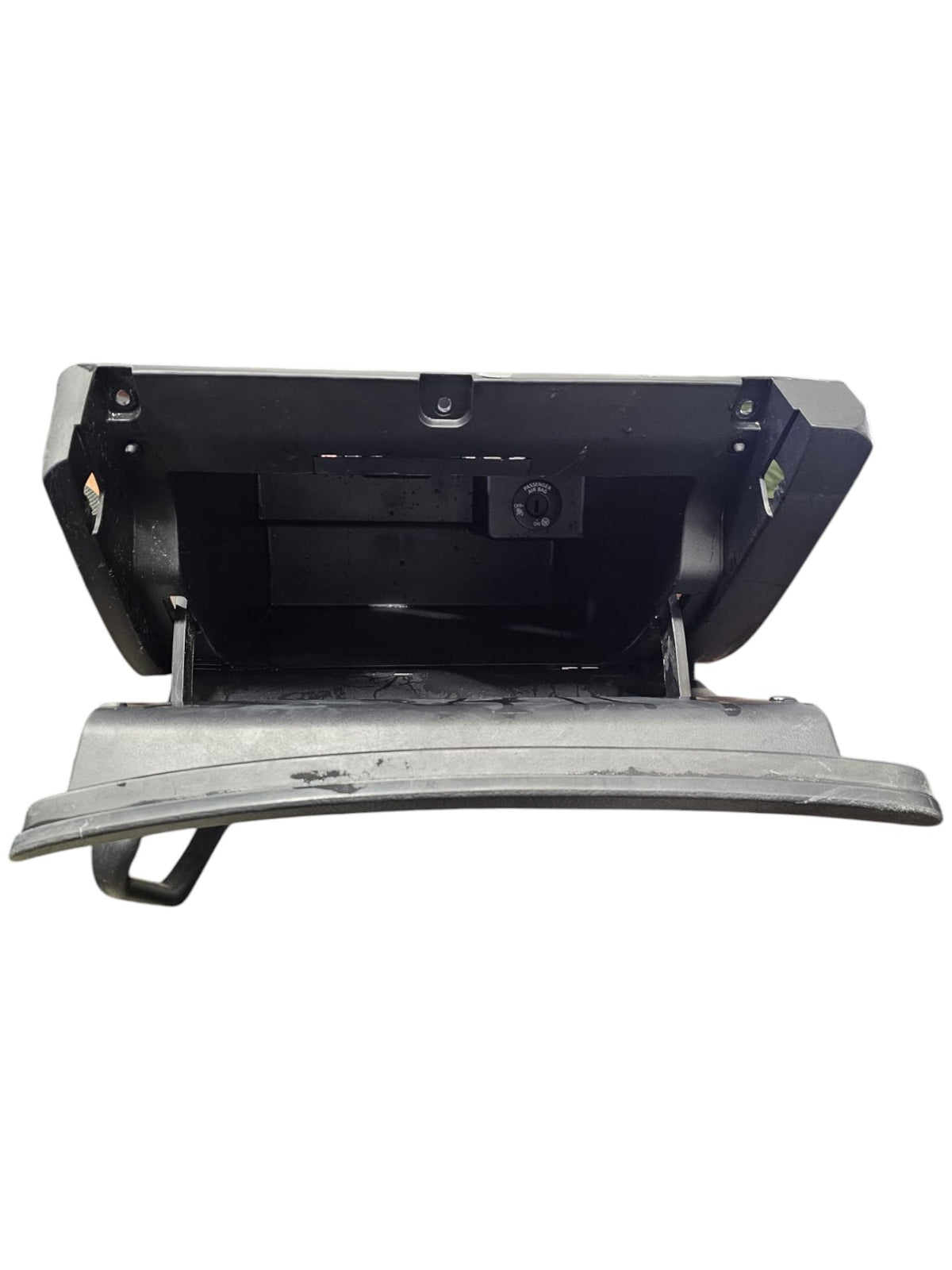 Nissan Pulsar Glove Compartment (2014 - 2018) Code:685203ZL0A - F&P CRASH SRLS - Used Parts