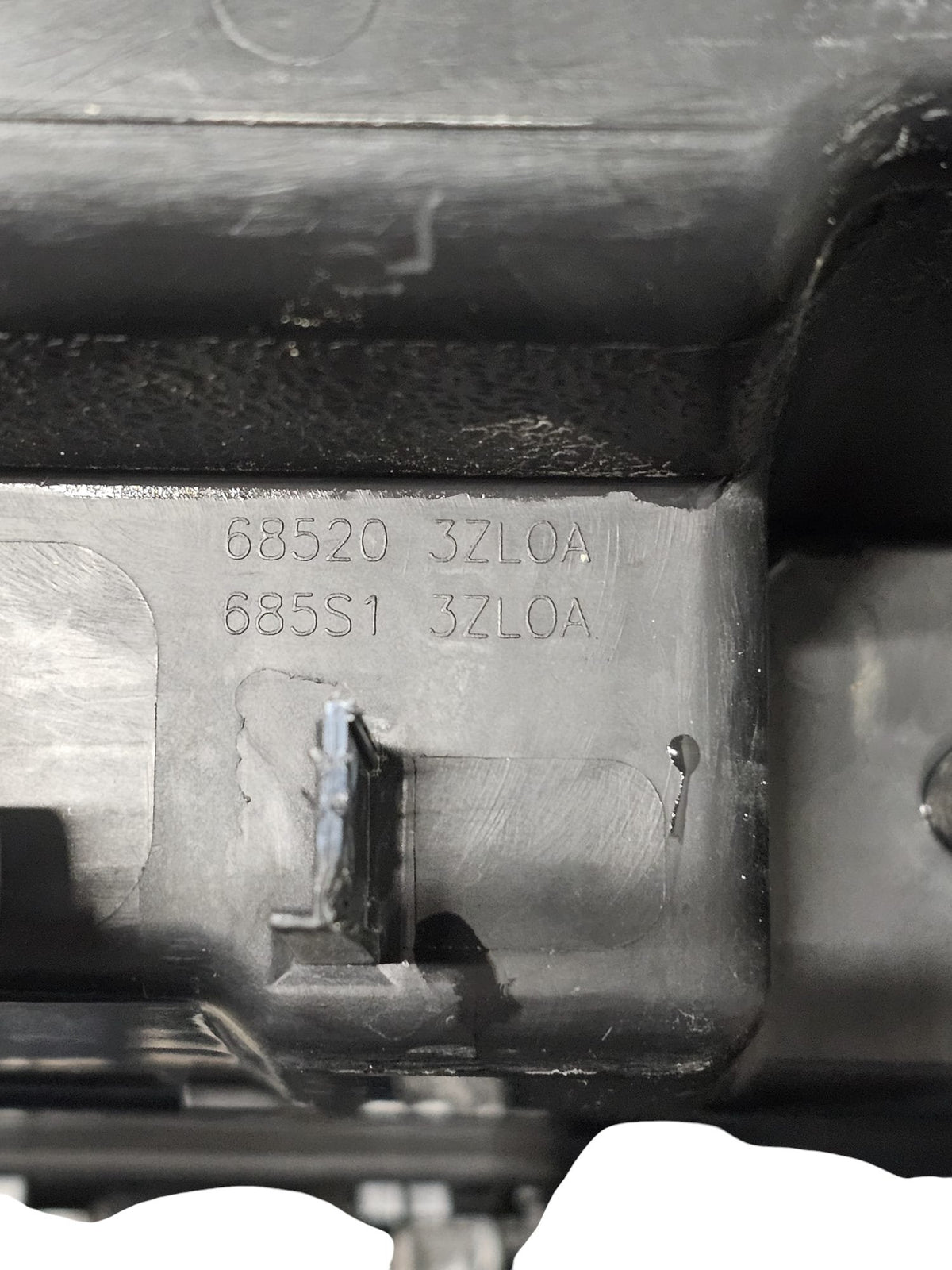 Nissan Pulsar Glove Compartment (2014 - 2018) Code:685203ZL0A - F&P CRASH SRLS - Used Parts