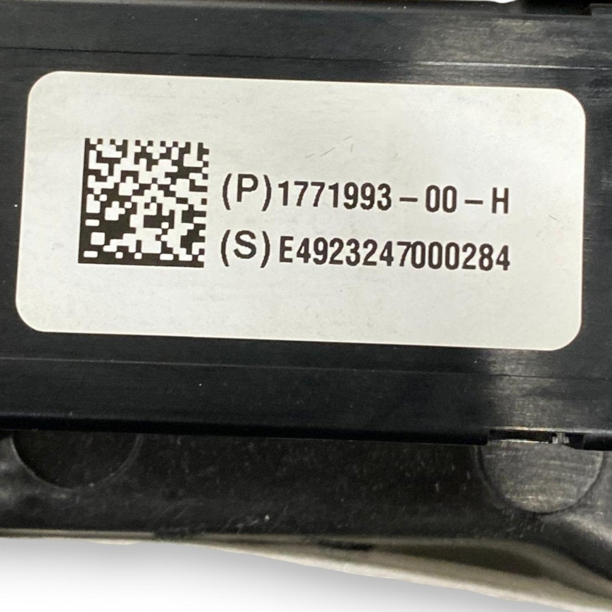 Vano portaoggetti Tesla Model 3 (2021 - ) Cod: 1771993 - 00 - H - F&P CRASH SRLS - Ricambi Usati