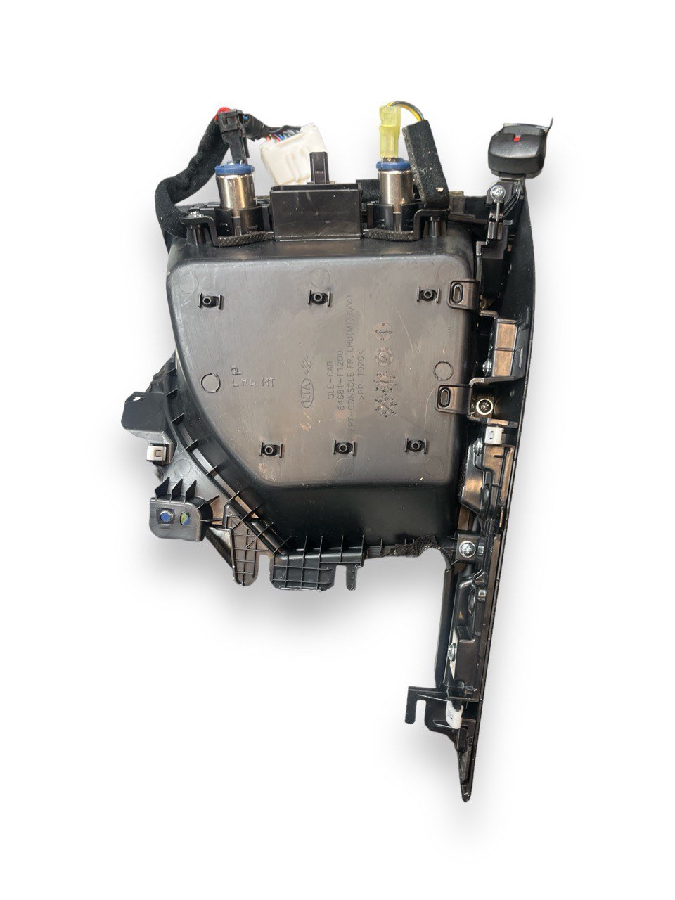 Vano Portaoggetti Tunnel Centrale Presa 12V Kia Sportage ( 2017 ) cod : 84681 - F1200 - F&P CRASH SRLS - Ricambi Usati