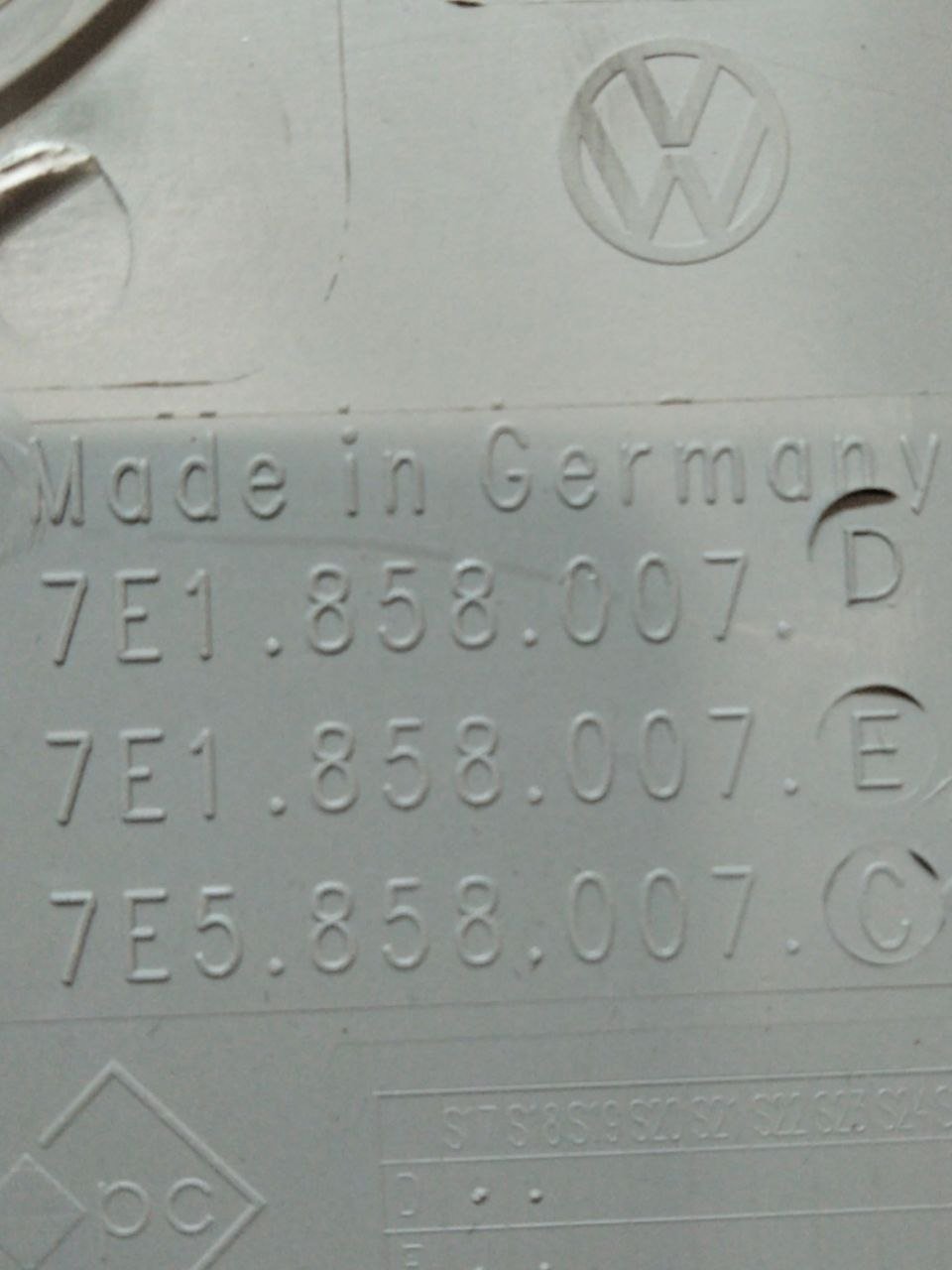 Vano portaoggetti volkswagen Transporter (2015>) cod.7E1858007 - F&P CRASH SRLS - Ricambi Usati