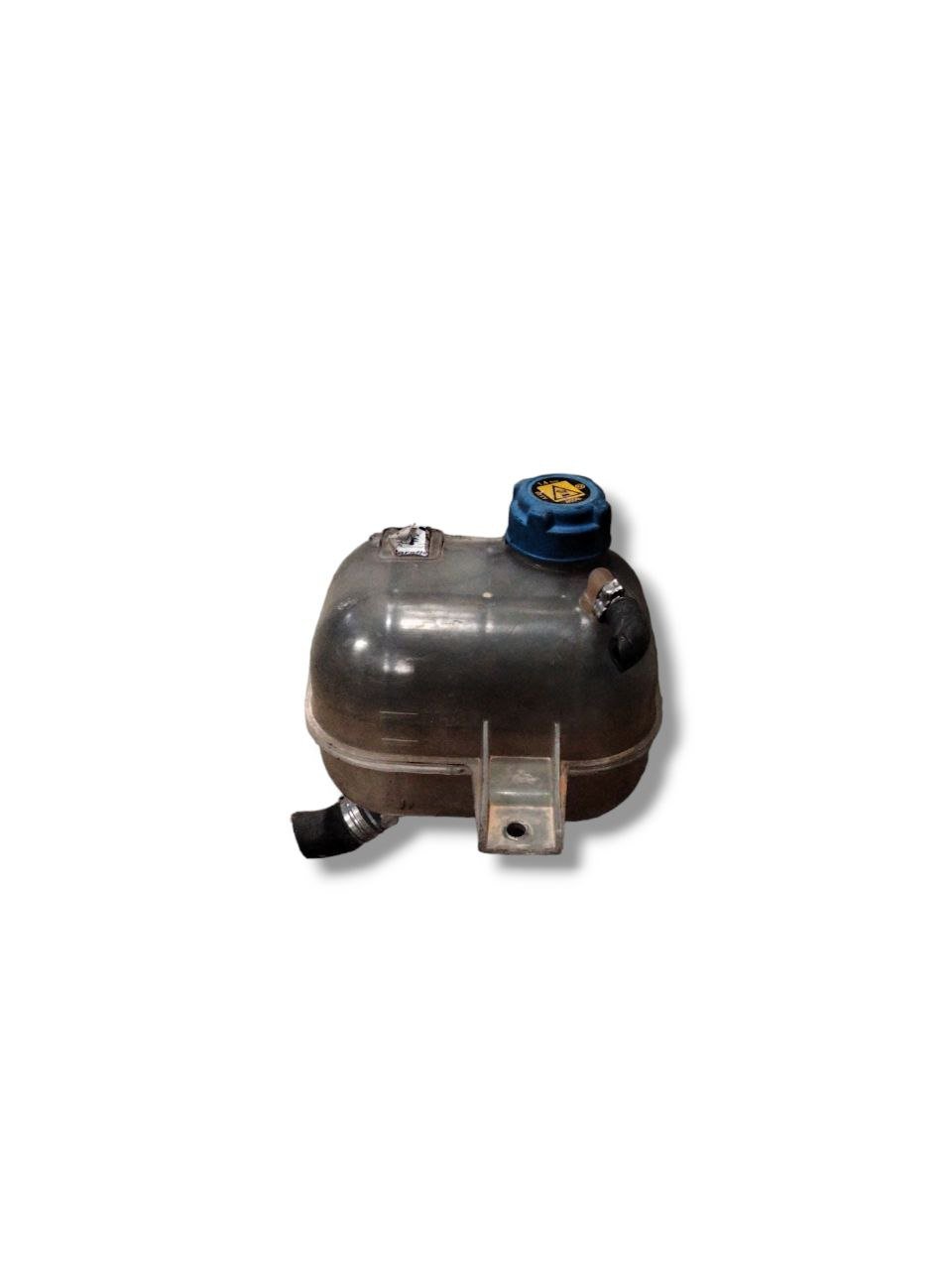 Vaschetta Liquido Radiatore Fiat Doblò (2012&gt;) cod.51891028 - F&amp;P CRASH SRLS - Ricambi Usati
