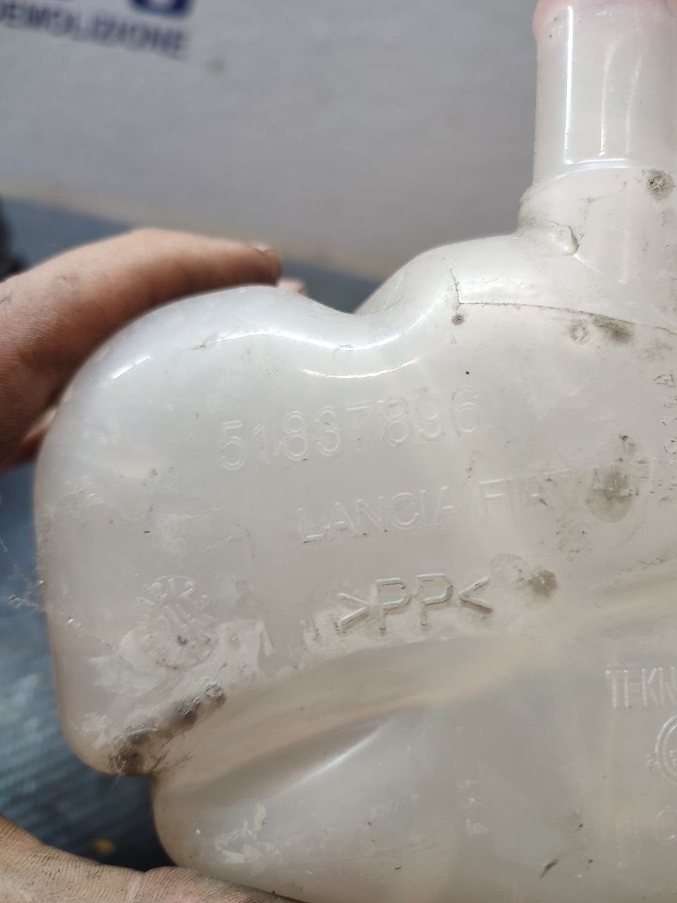 Vaschetta liquido radiatore Fiat Panda ( 312 ) 2015 cod 51837896 - F&P CRASH SRLS - Ricambi Usati