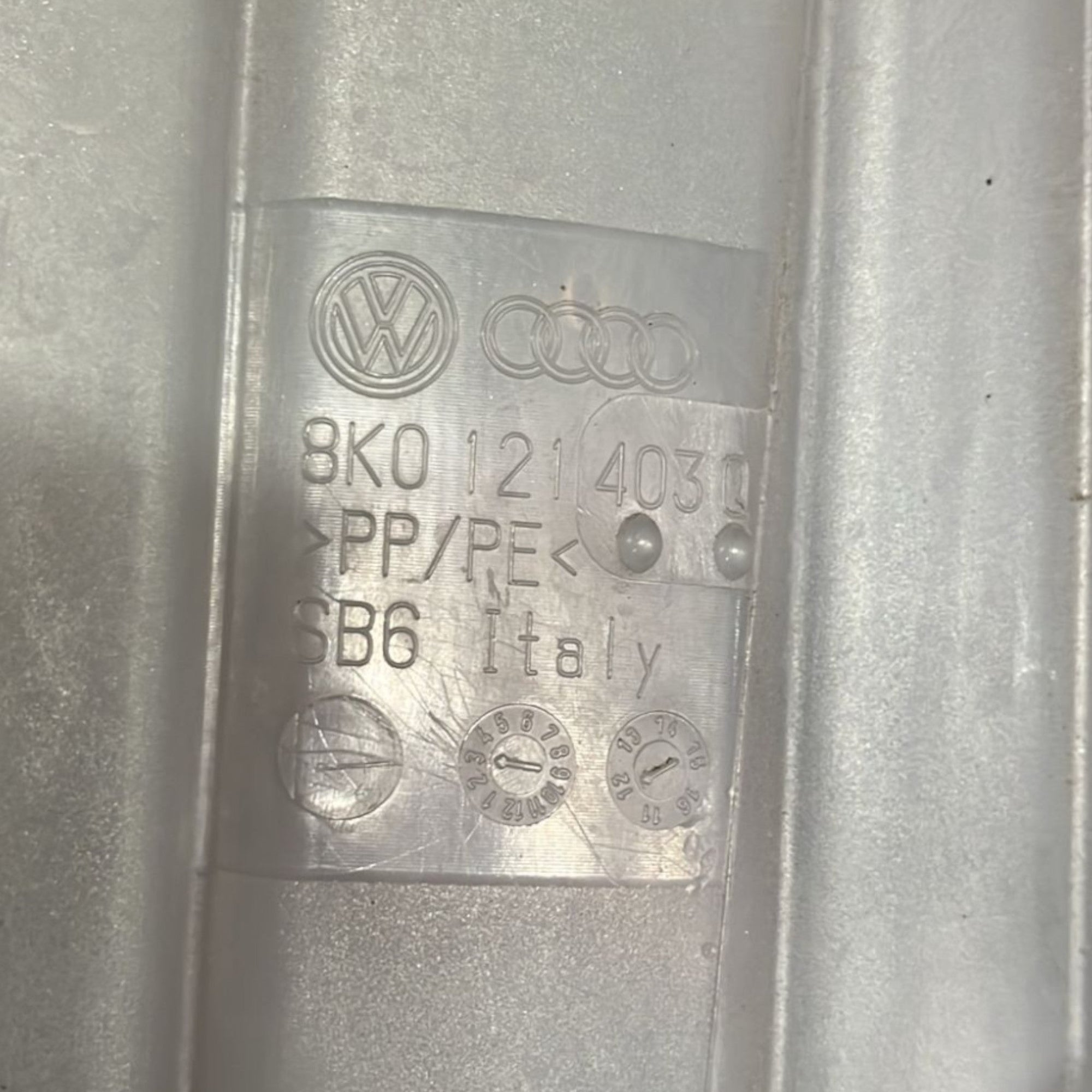 Vaschetta Liquido Refrigerante Audi A4 (B8) cod:8k01214030 (2007 >2015) - F&P CRASH SRLS - Ricambi Usati
