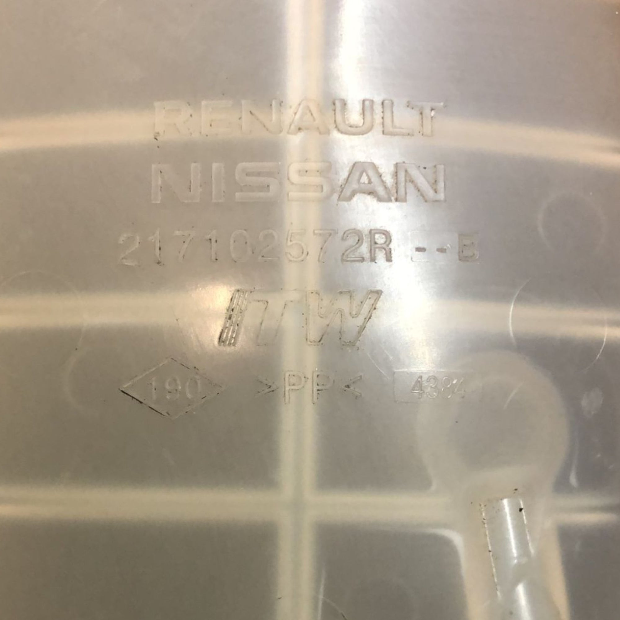 Vaschetta Liquido Refrigerante Dacia Sandero (2020 >) cod:217102572R - F&P CRASH SRLS - Ricambi Usati