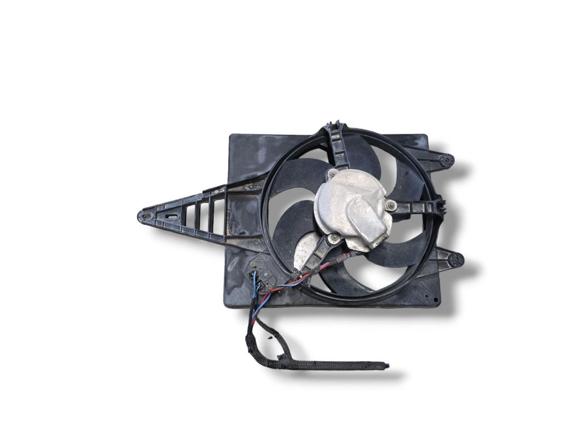 Ventola Radiatore Alfa Romeo 146 1.4 Benzina (1995 - 2001) Cod : 8240077 - F&amp;P CRASH SRLS - Ricambi Usati