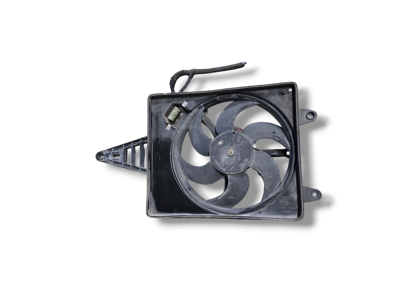 Ventola Radiatore Alfa Romeo 146 1.4 Benzina (1995 - 2001) Cod : 8240077 - F&P CRASH SRLS - Ricambi Usati