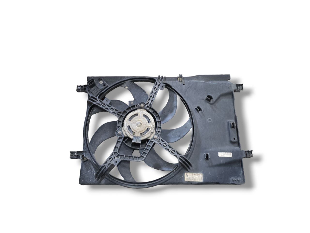 Ventola Radiatore Fiat Grande Punto 1.4 Benzina (2005 - 2008) Cod : 51797134 - F&P CRASH SRLS - Ricambi Usati