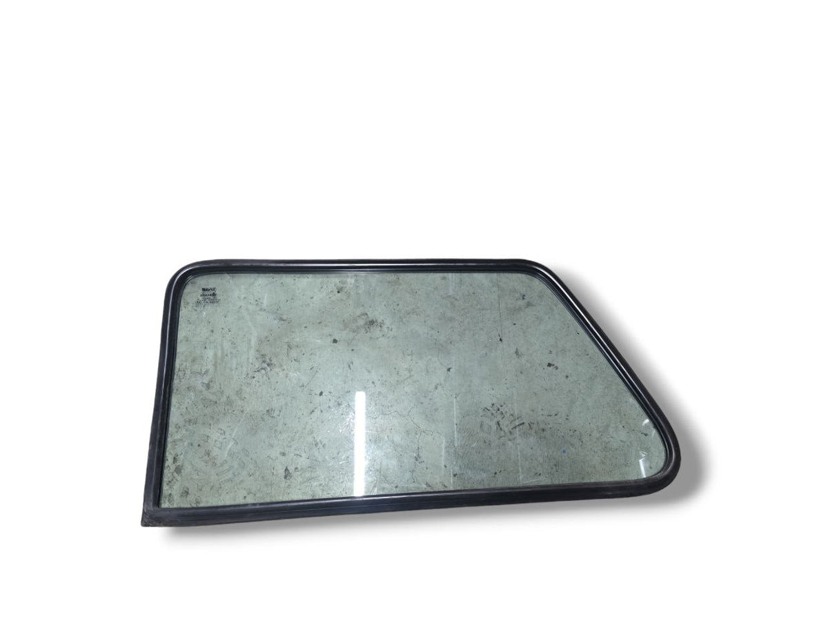 Vetro Finestrino Posteriore Destro Seat Marbella (1986 - 1998) - F&P CRASH SRLS - Ricambi Usati