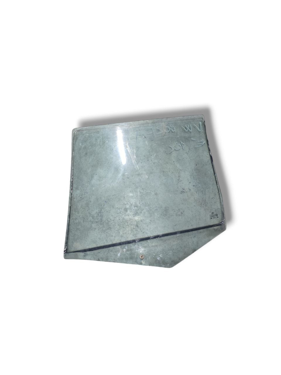 Vetro Finestrino Posteriore Destro Volkswagen Golf IV (1997 - 2004) - F&P CRASH SRLS - Ricambi Usati