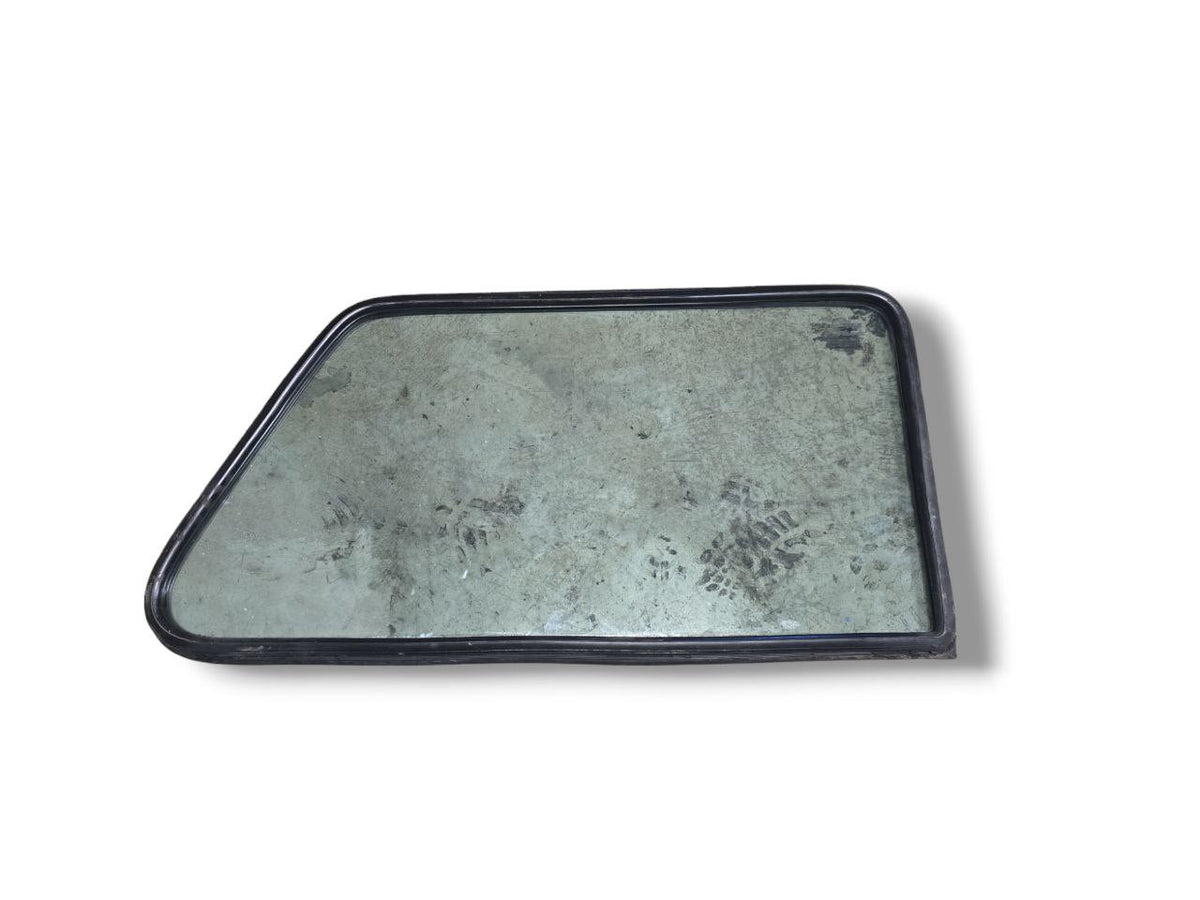 VETRO FINESTRINO POSTERIORE SINISTRO SEAT MARBELLA (1986 - 1998) - F&P CRASH SRLS - Ricambi Usati