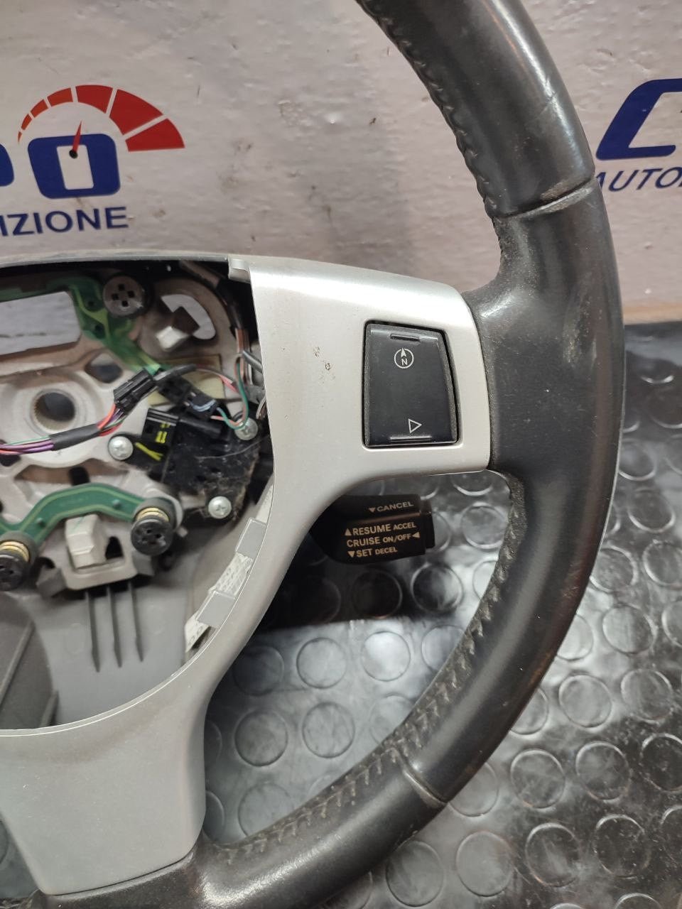 Volante / sterzo Chrysler Grand Voyager 2008 con comandi multifunzione - F&P CRASH SRLS - Ricambi Usati