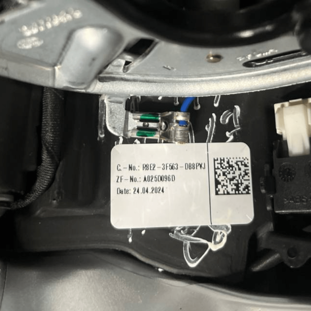 Volante / Sterzo in Pelle Land Rover Sport L461 (2022 - ) cod: R8E2 - 3F563 - F&P CRASH SRLS - Ricambi Usati